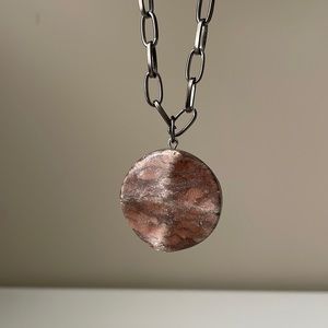Medallion stone with chunky chain necklace